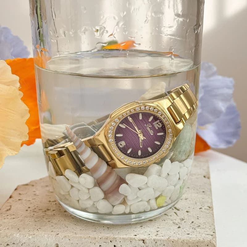 Scottie 9895- Golden Bracelet Purple Face – view 3