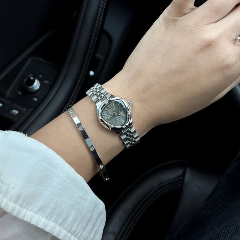 Scottie 9735B Snake Head Dial-Silver Bracelet Green Dial – view 4