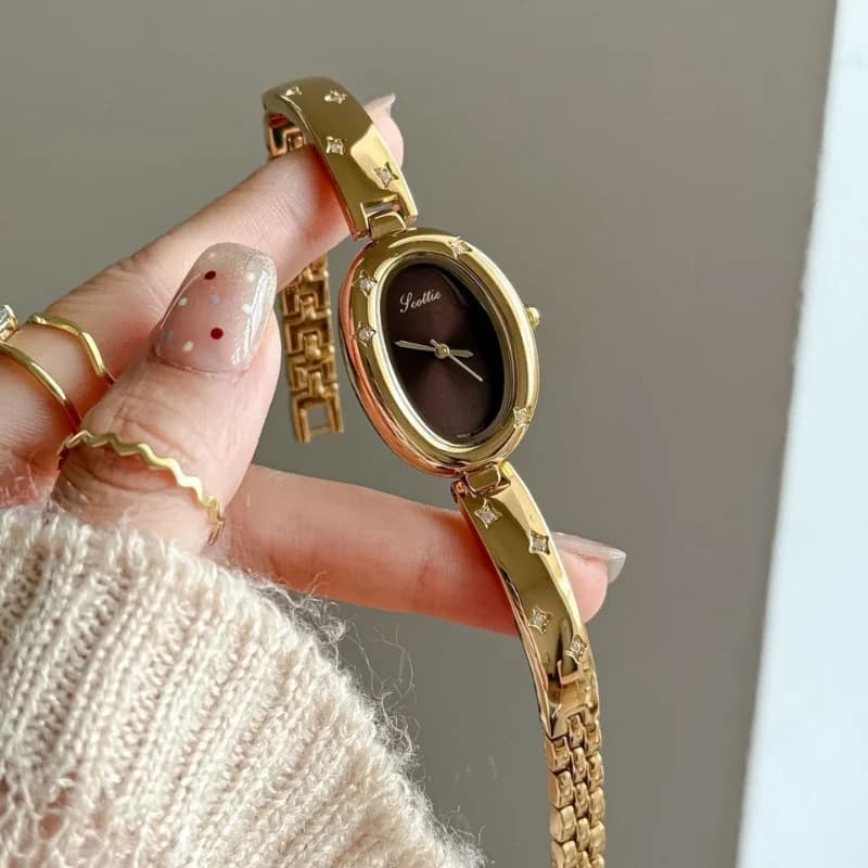 Scottie 9780- Golden Bracelet Maroon Face