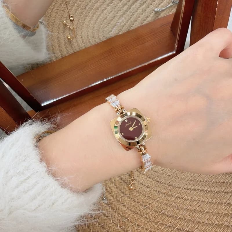 Mishali M25125 Luxury Bracelet Watch- Golden & Maroon