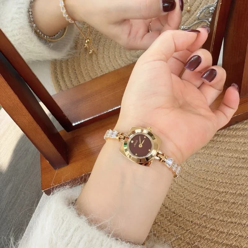 Mishali M25125 Luxury Bracelet Watch- Golden & Maroon – view 3