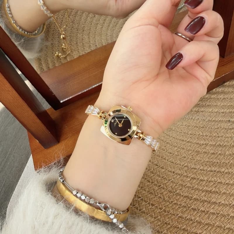 Mishali M25125 Luxury Bracelet Watch- Golden & Black