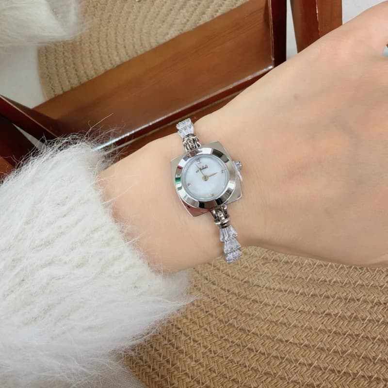 Mishali M25125- Silver & White – view 2
