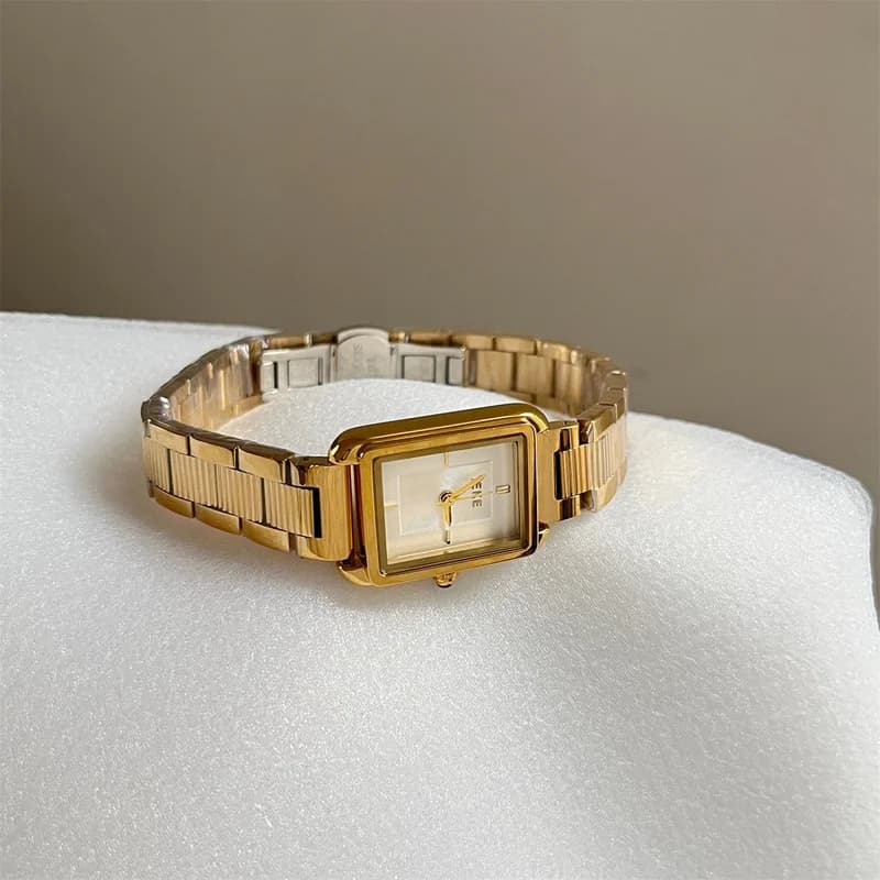 IEKE 88116 Golden rectangular Women's watch – view 3