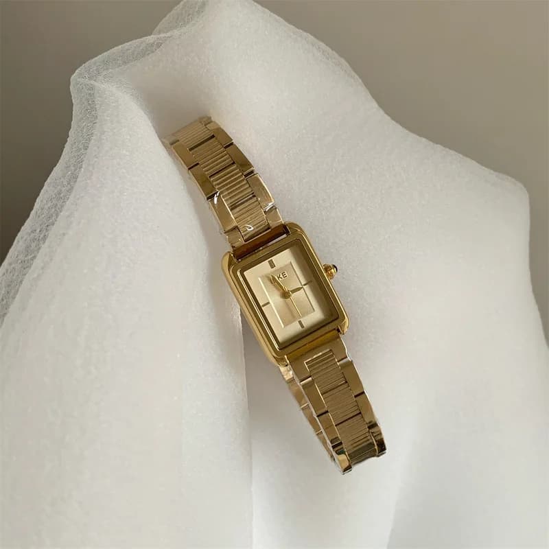 IEKE 88116 Golden rectangular Women's watch