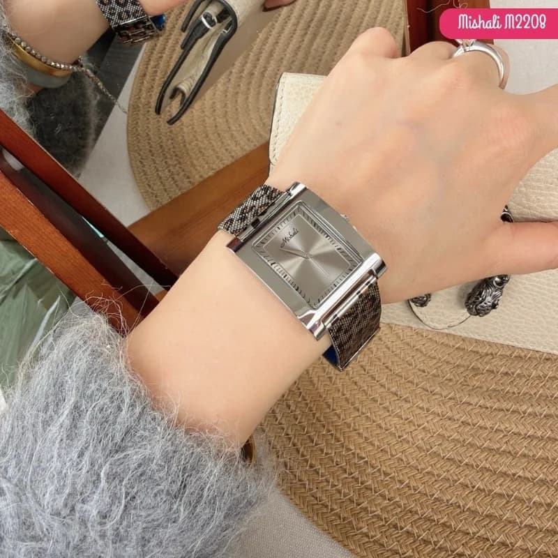 Mishali M2208 Leopard design Women's Watch-Silver