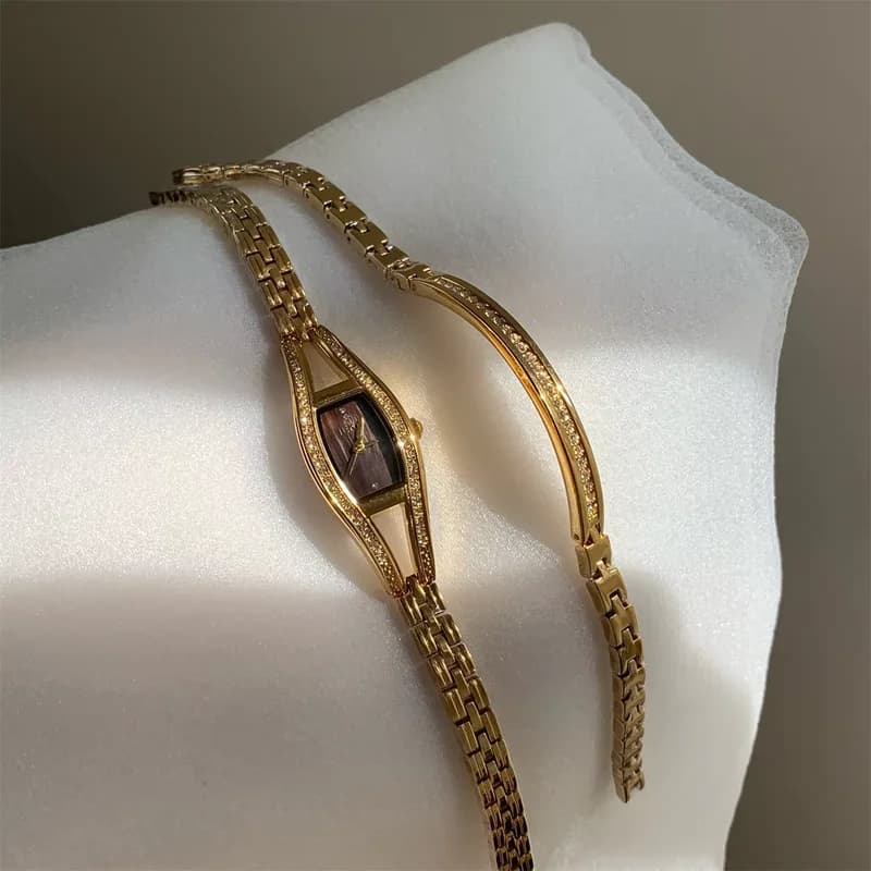 IEKE 88415- Golden Bracelet Maroon Face with Matching Bracelet