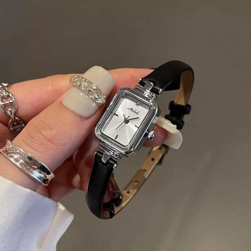 Mishali M25007- Black Belt White Face