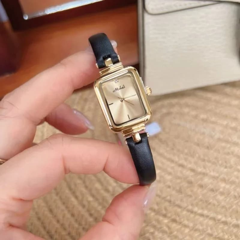 Mishali M25007- Black Belt Golden Face – view 2