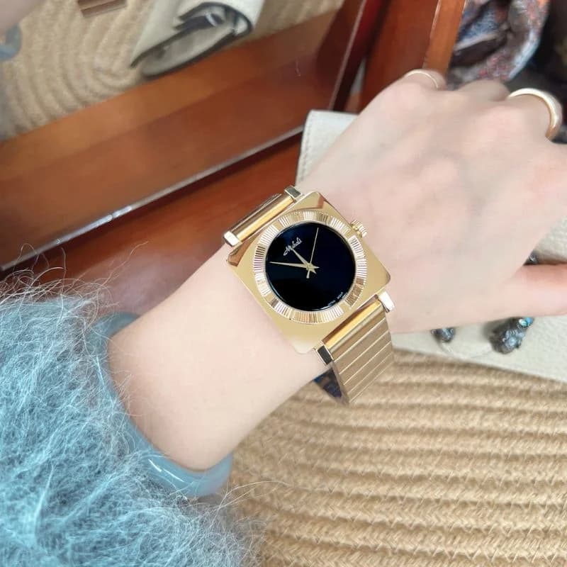 Mishali M2507 - Golden Bracelet Black Face – view 2